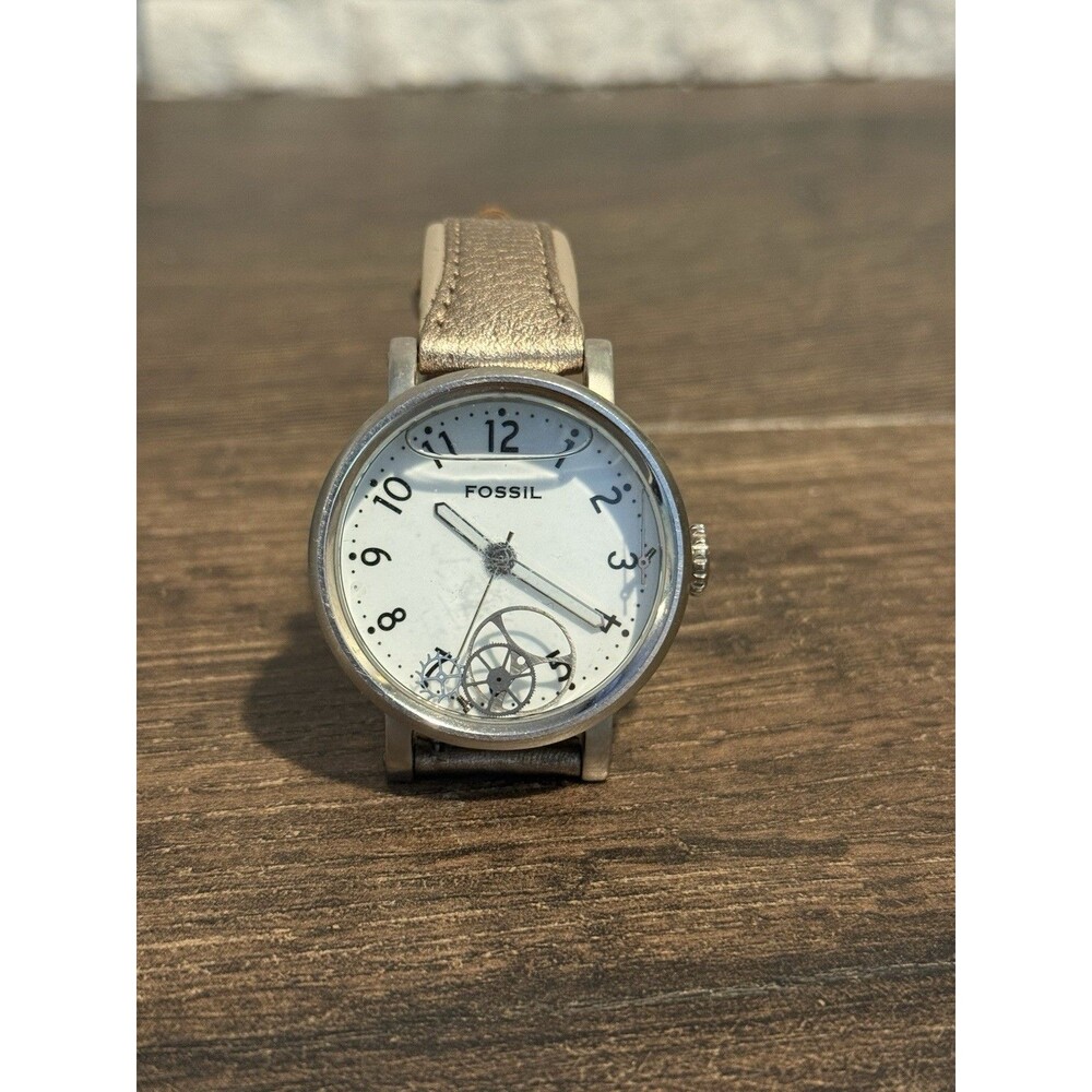Fossil Women's Watch White Dial Silver Tone Case Metallic Genuine Leather  Strap